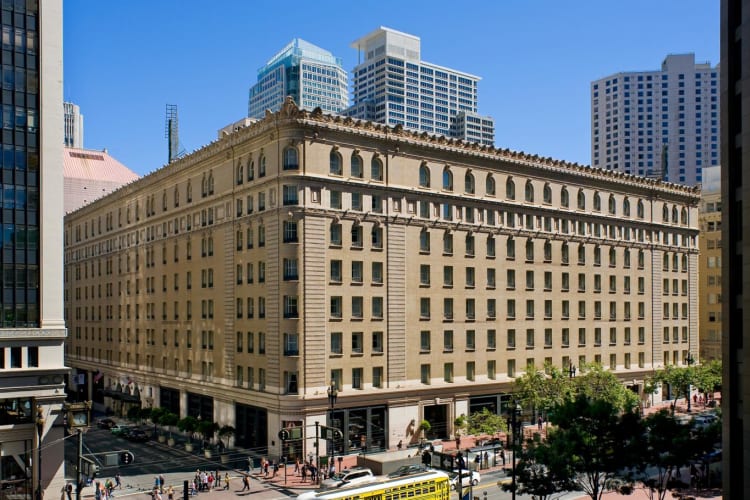 Hotel-Exterior