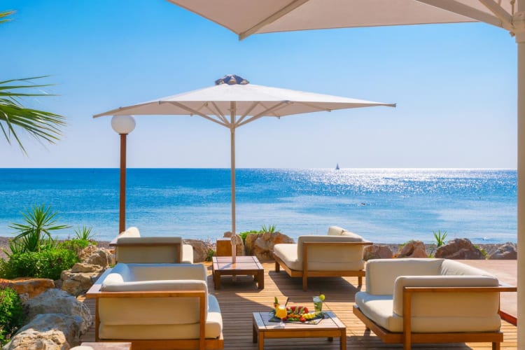 Almyra Beach Bar