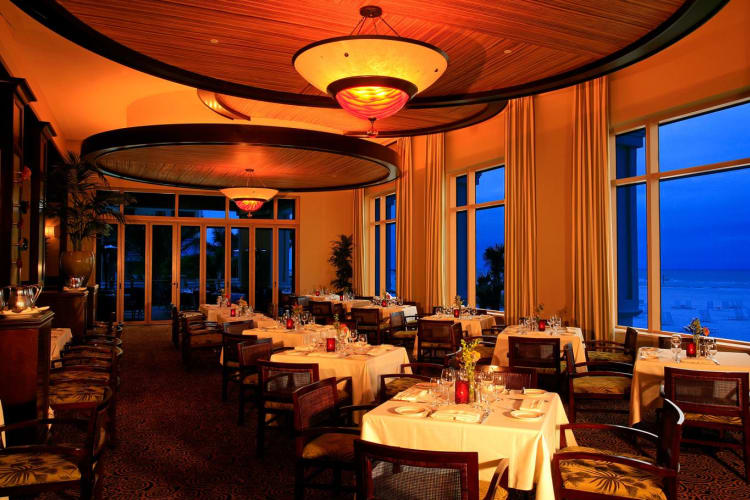 Gulf-Front-Dining