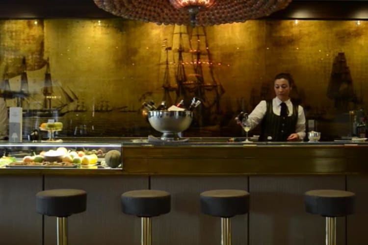 Bar