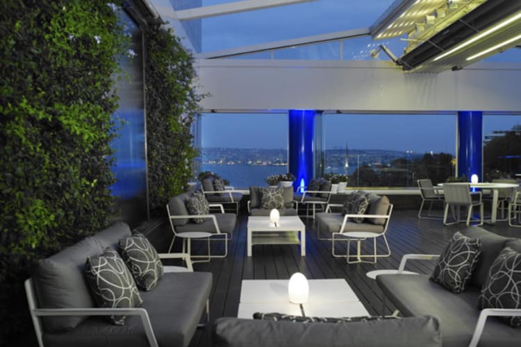 Bleu Lounge & Grill