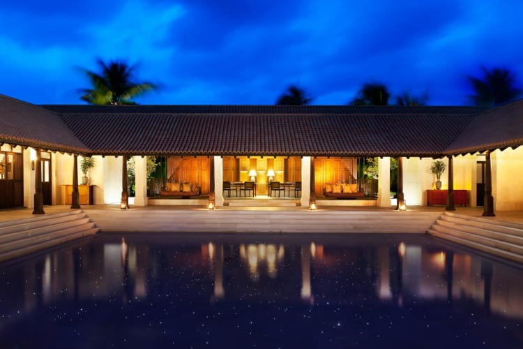 lobby-at-night