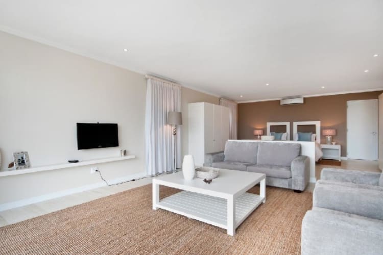 Robberg-House-Lounge