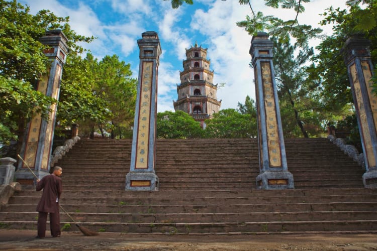 Local Attractions Hue