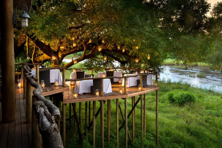Outdoor-dining