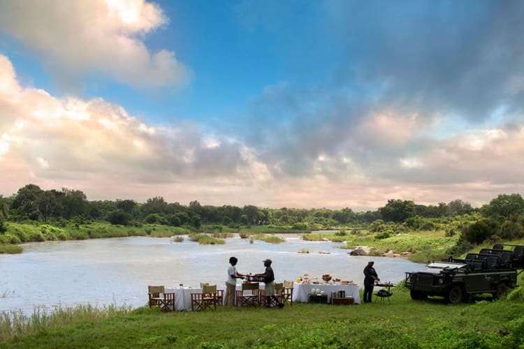River-dining