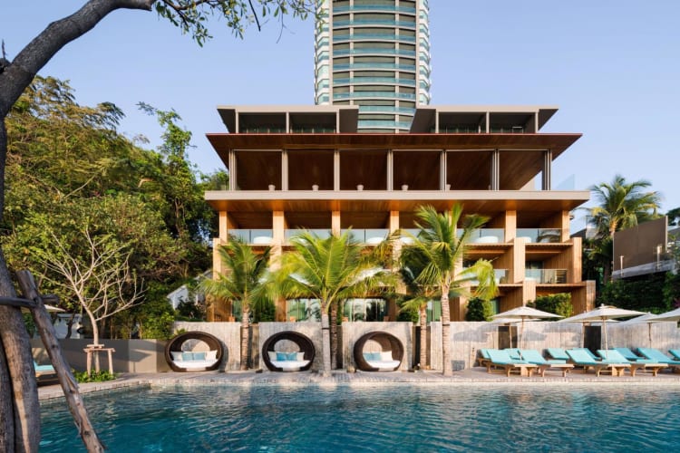 Walala-pool-and-greenery