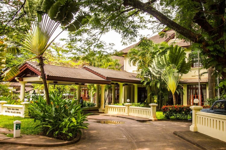 hotel-entrance