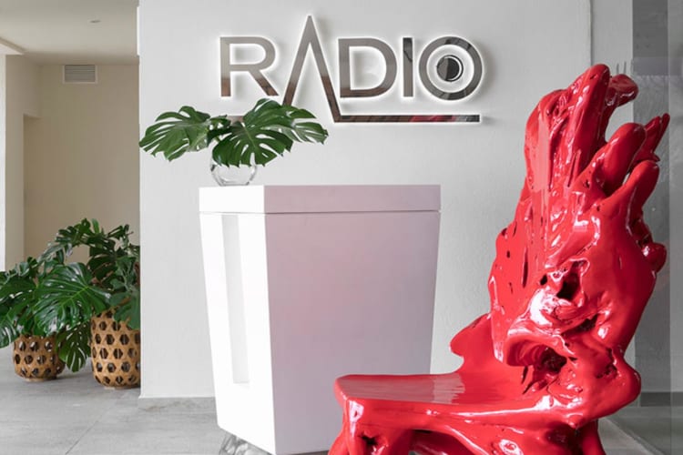 Radio bar