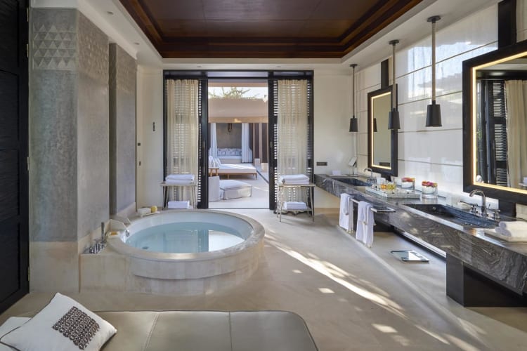 Room-villa-mandarin-pool-bathroom-nws