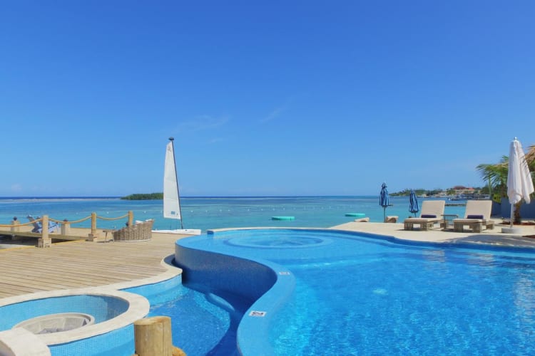 Swimming pool overlooking the sea