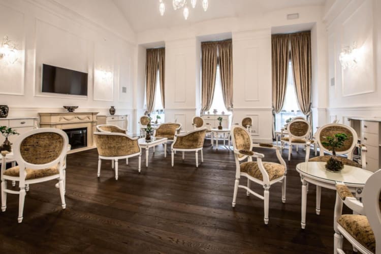 Saloon