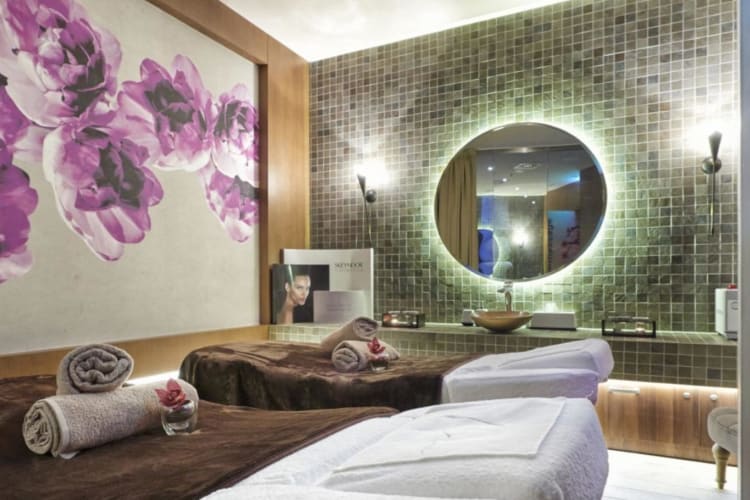 Couples-massage-at-Harmony-Spa