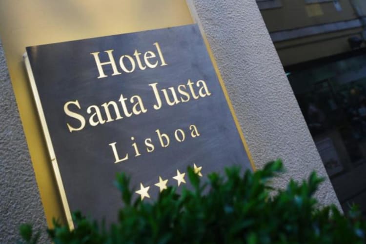 Hotel-exterior-sign