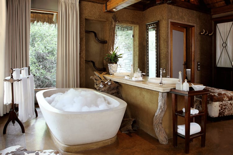 Jabulani suites bathroom 1