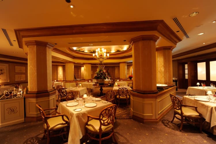 Victoria & Albert's