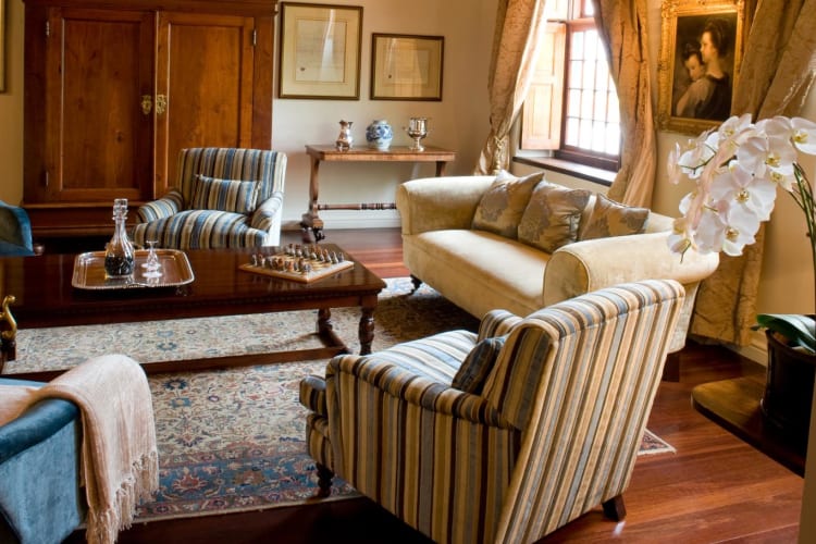 Manor-House-Lounge-nws