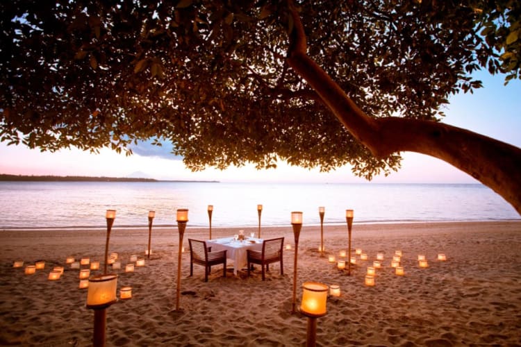Private-Dinner-on-the-Beach