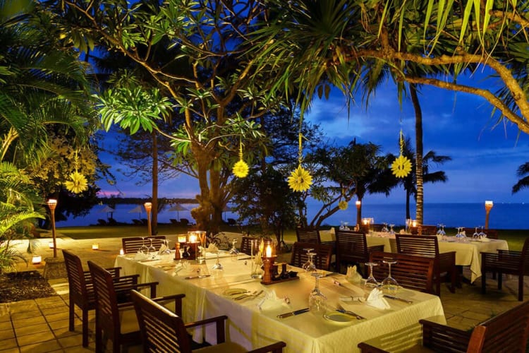 Night-dining-setup