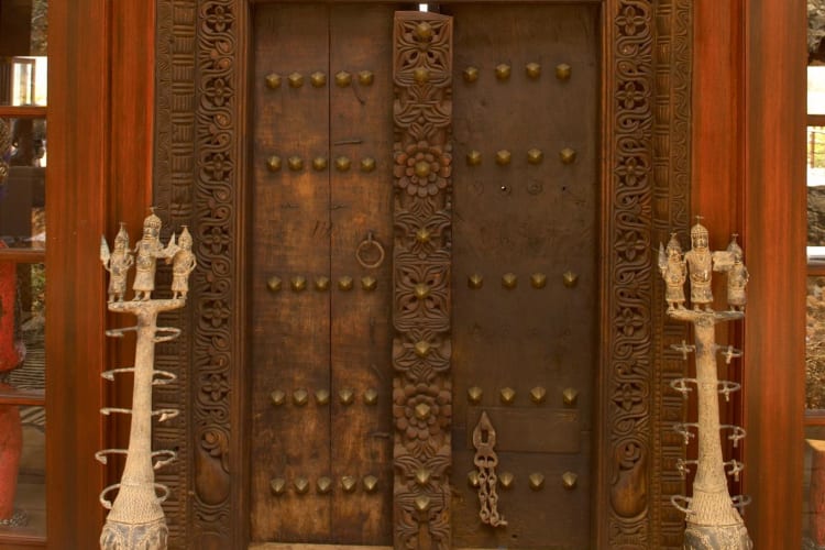 Lounge Doors