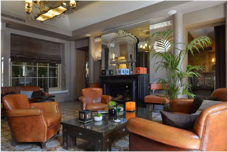 Lounge area
