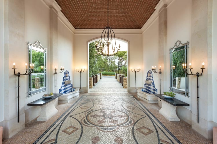 Resort middle path