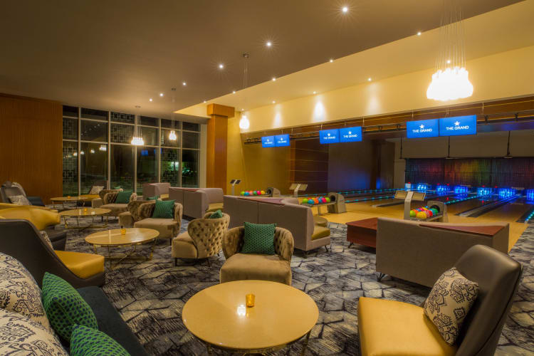 Ninth Pin Bowling and Bar