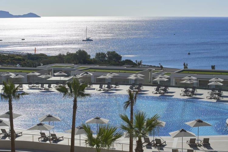 Pool and sea