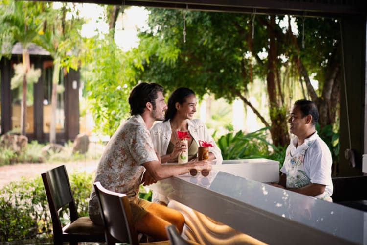 Pool bar