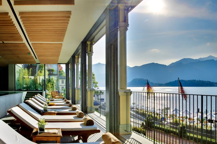 T Spa panoramic lounge