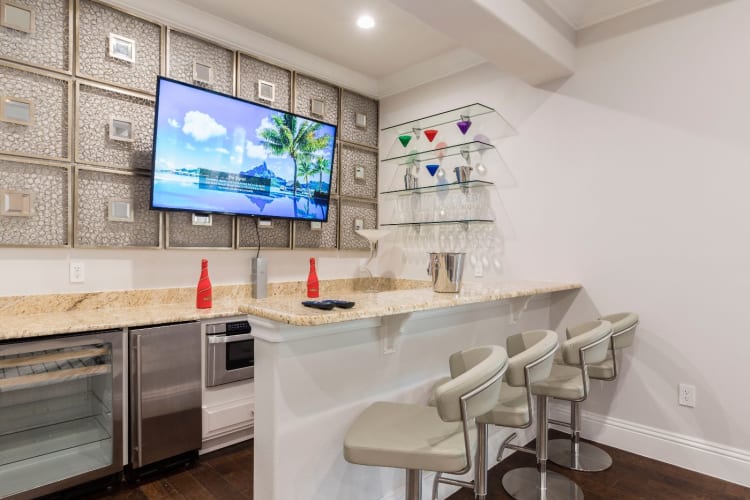 Loft bar