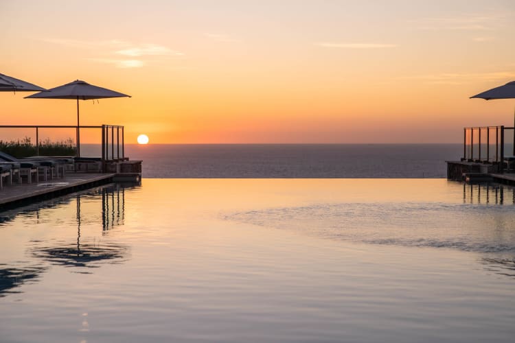 Infinity Pool Bar Swimming Sunset Sunrise