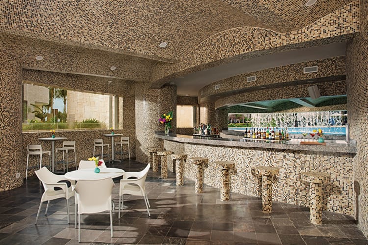 Grottos Bar