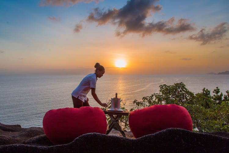 Dinning by Design Sunset Champagne on the rock