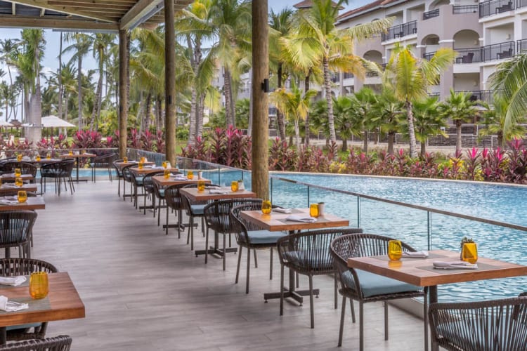 La Riviera overlooking the pool