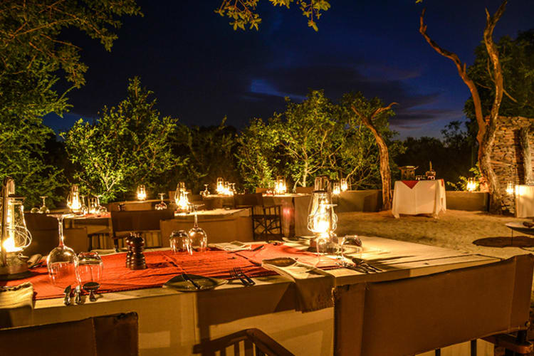 Lion Sands Tinga Lodge Outdoor Dining Boma