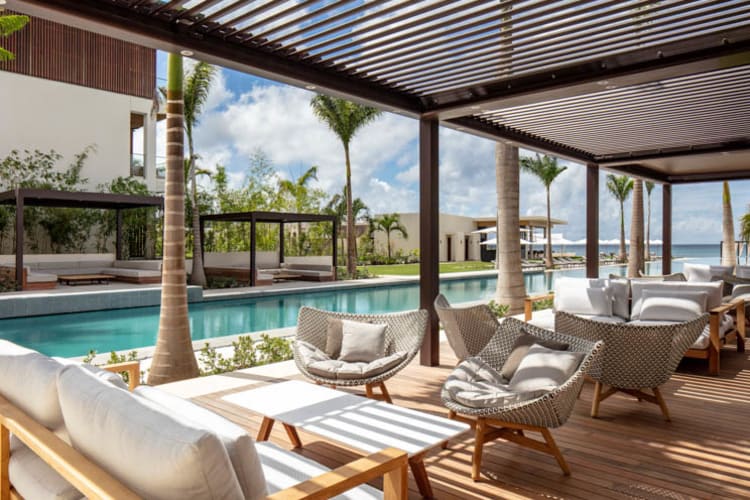 Silversands Grenada Asiatique Pool Terrace