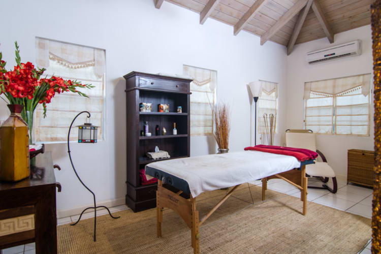 Inn At English Harbour Spa Bed