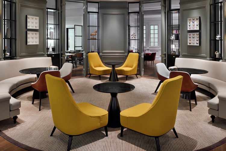 Restaurant room