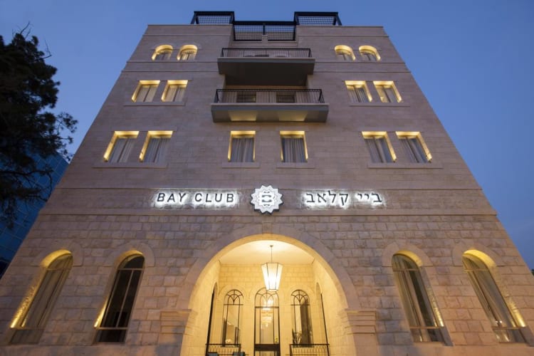 Bay Club Hotel