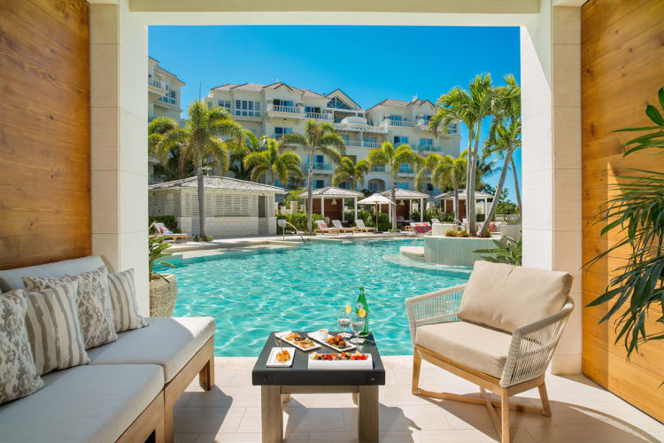 Poolside Lounge2