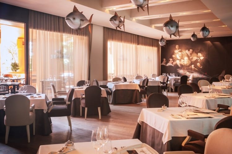 A la carte dining