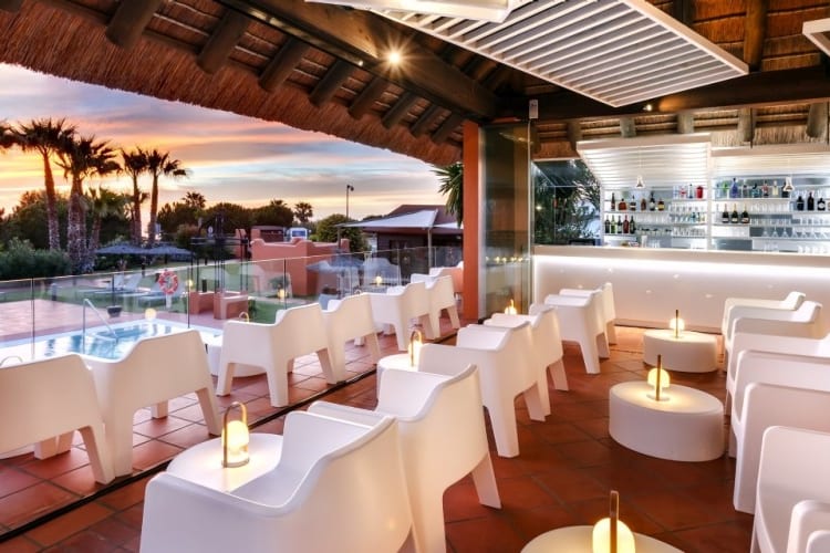 Dining pool views