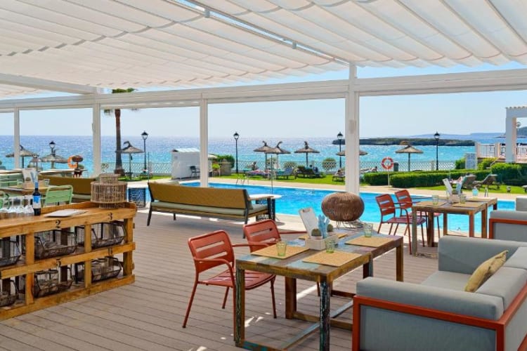 Pool bar