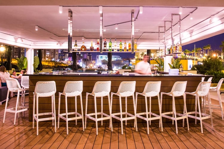 Bar