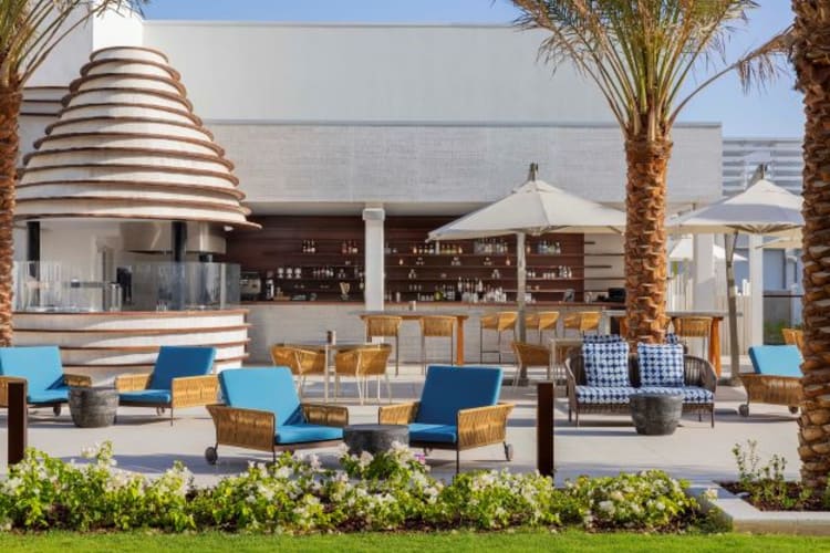 Capila Pool Bar & Grill