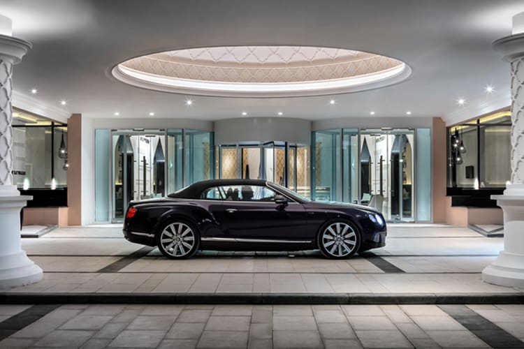 Hotel Exterior Porte Cochere