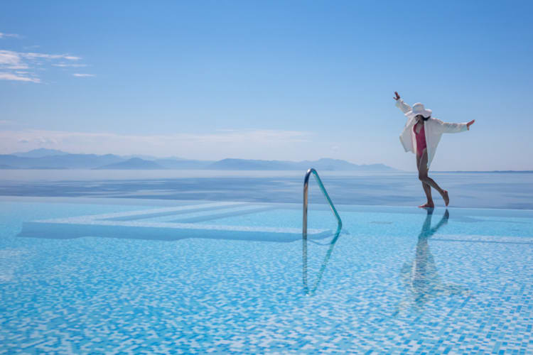 Infinity pool 2