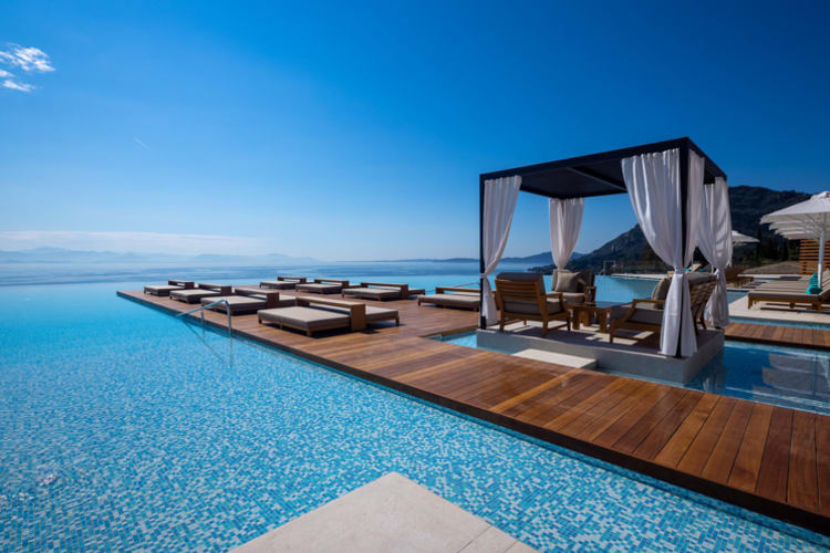 Infinity pool