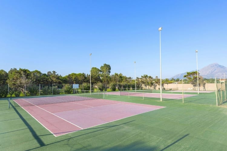 Tennis court